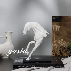 Tượng ngựa bán thân